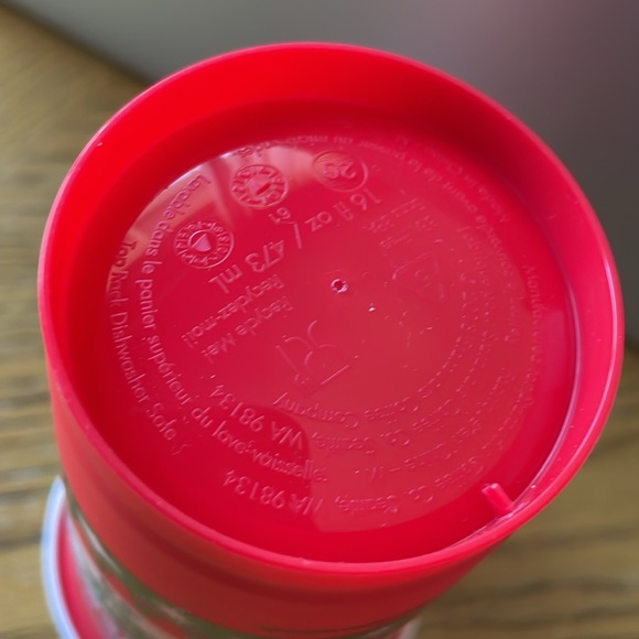 Starbucks 2013 Holiday Reusable Hot Cup Grande 16 oz Plastic Red Green NEW - Picture 4 of 4